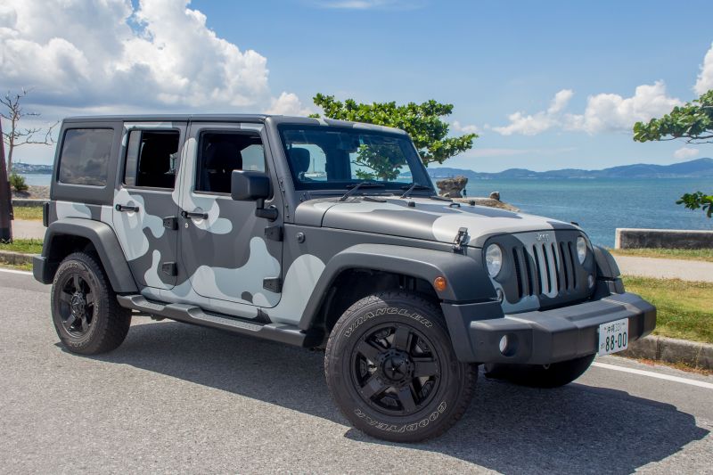 Jeep Wrangler Unlimited Sport 迷彩 沖縄で外車レンタカーならヒートスポーツ Jeep Wrangler Unlimited Sport 迷彩 沖縄で外車レンタカーならヒートスポーツ